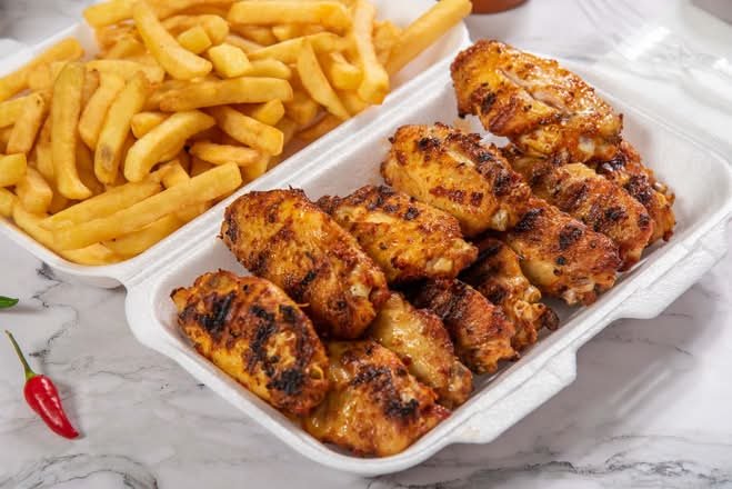 6 Chicken Wings and Chips